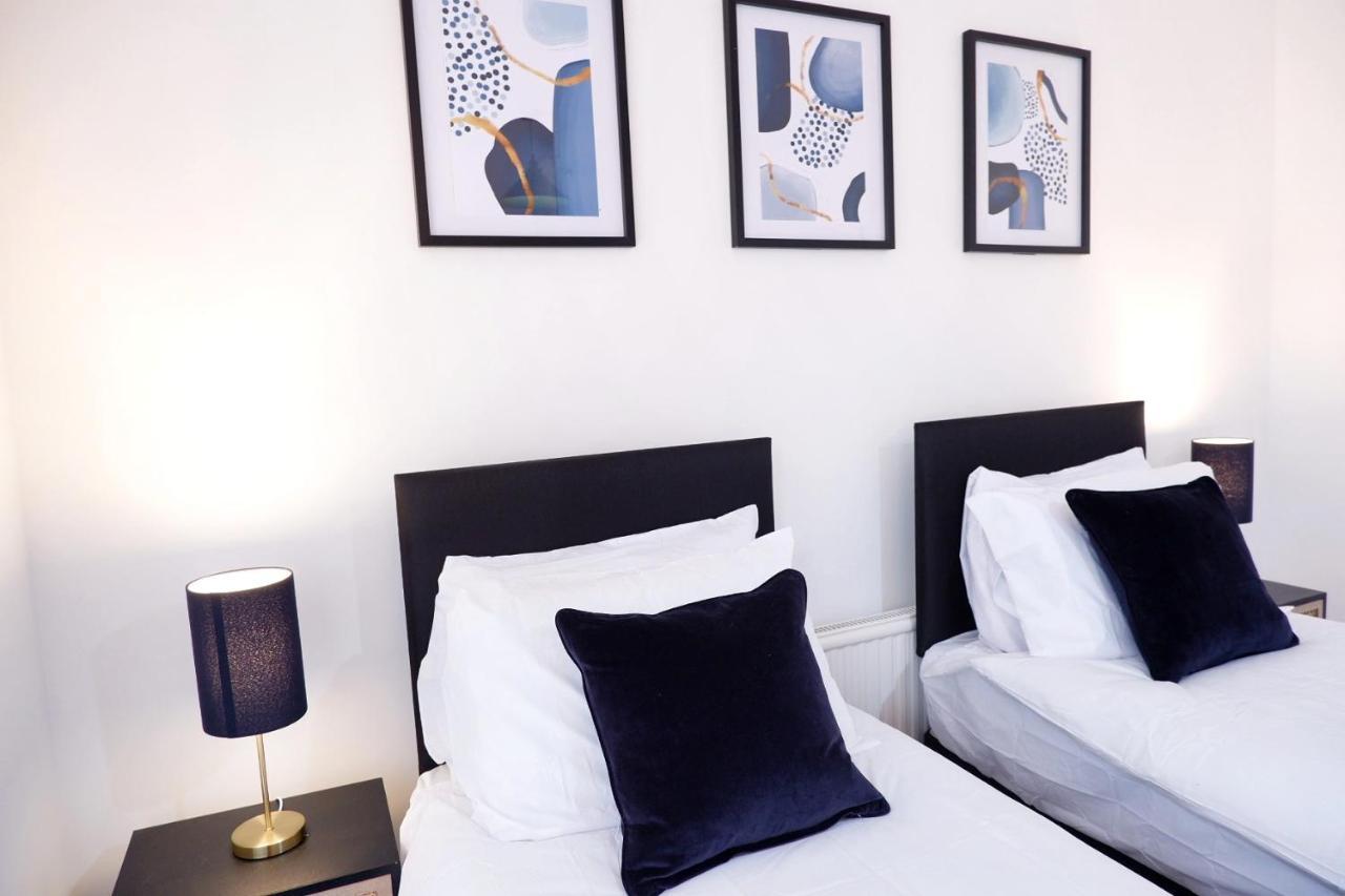 Comfortable And Cozy 4-Bedroom House Near The Hospital CBG Esterno foto