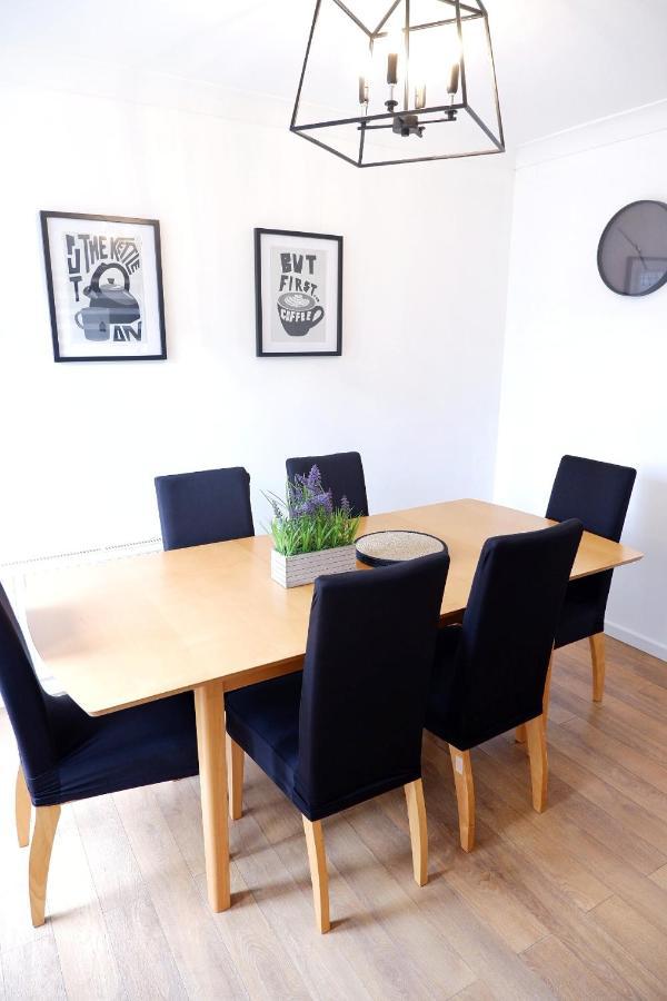 Comfortable And Cozy 4-Bedroom House Near The Hospital CBG Esterno foto